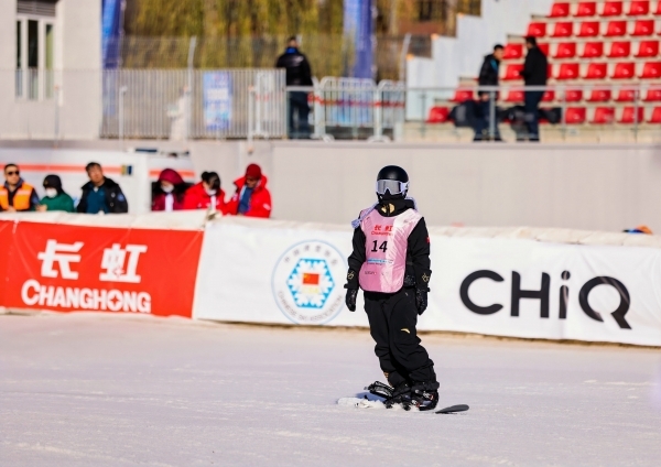 多款AI产品亮相引领中国“智”造闪耀科技秀场九游会登录j9入口CES 2025直击：长虹(图2)