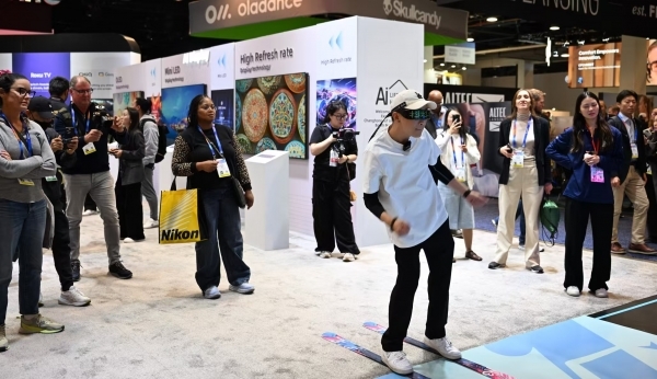 多款AI产品亮相引领中国“智”造闪耀科技秀场九游会登录j9入口CES 2025直